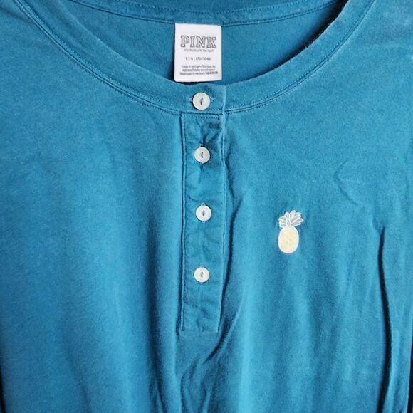 Victoria's Secret PINK Logo Long Sleeve - Picture 10 of 13